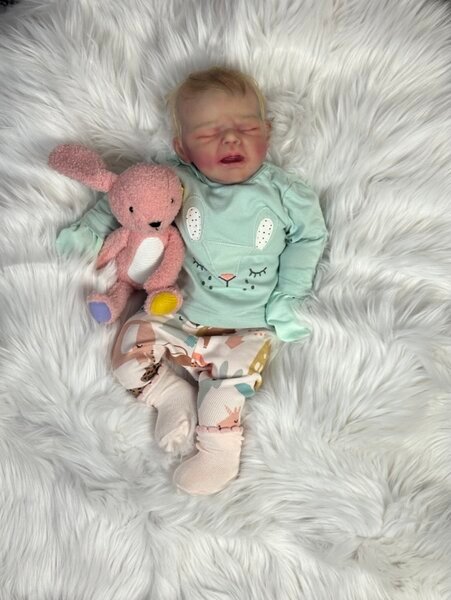 h1 BABY HAZEL