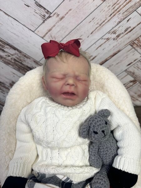 h4 BABY HAZEL